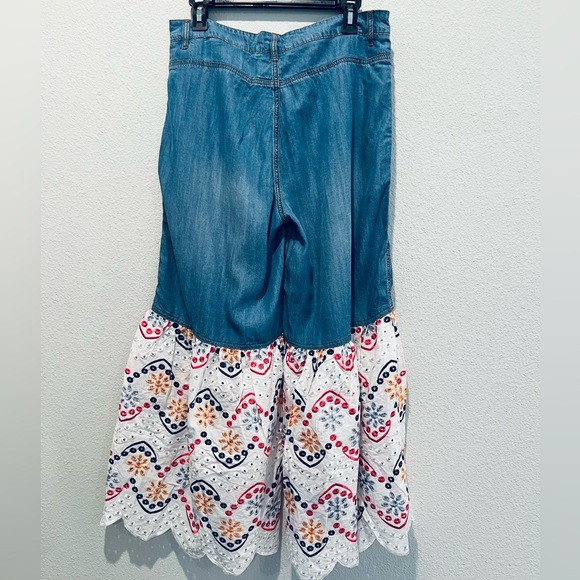 Medium Was Flat Front Hippie Jeans White Eyelet Embroidered Big Bell Bottoms 10 - Picture 5 of 8